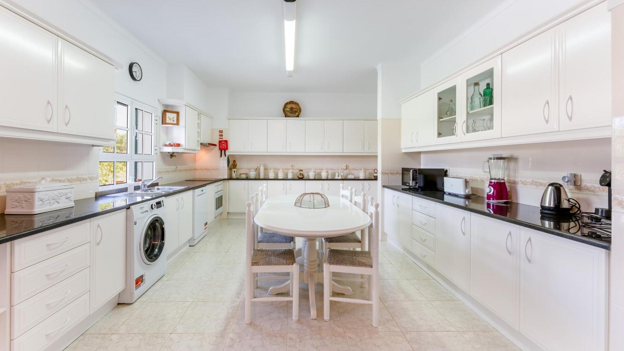 Sunny & Calm 4 Bdr House W/ Pool By Lovelystay Santo Estevao  Zewnętrze zdjęcie