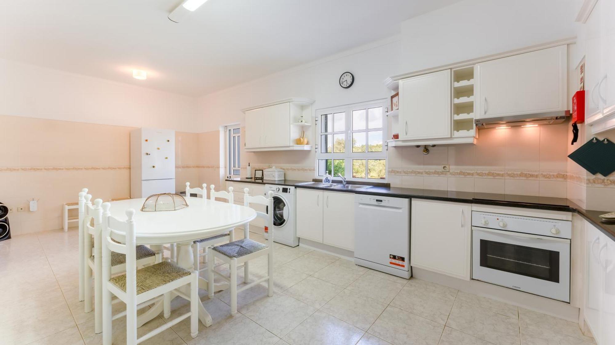 Sunny & Calm 4 Bdr House W/ Pool By Lovelystay Santo Estevao  Zewnętrze zdjęcie