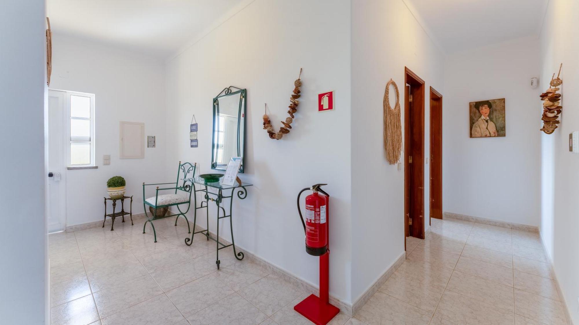 Sunny & Calm 4 Bdr House W/ Pool By Lovelystay Santo Estevao  Zewnętrze zdjęcie